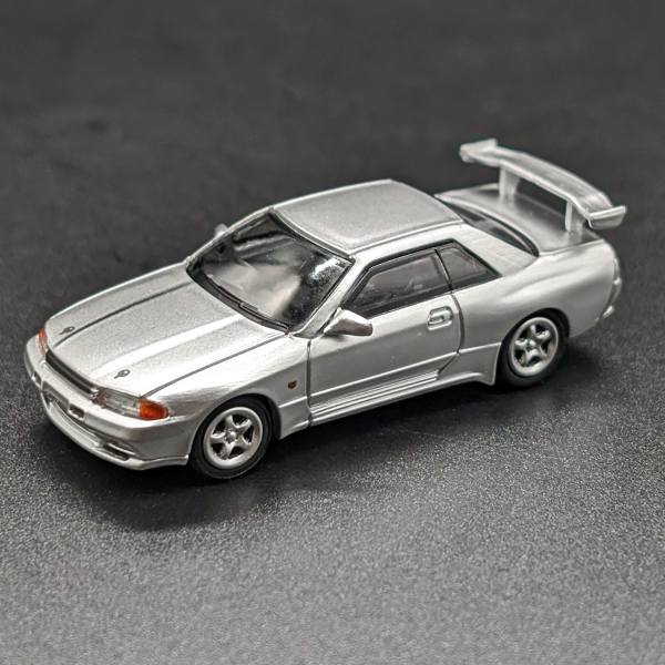 61186 - Lang Feng - Nissan GT-R32, silber metallic mit silbernen Felgen