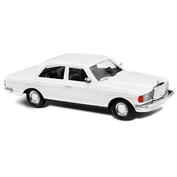 60211 - Busch Bausatz - Mercedes-Benz W123 Limousine `77, weiß