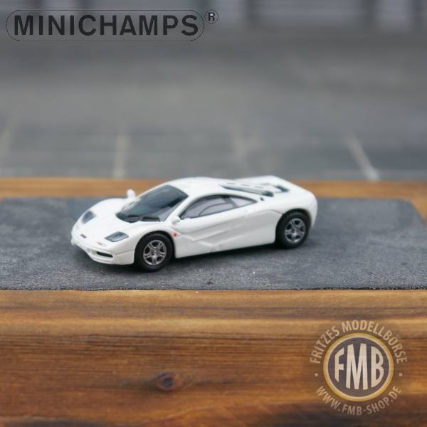 133822 - Minichamps - McLaren F1 Roadcar (1993-97), weiß