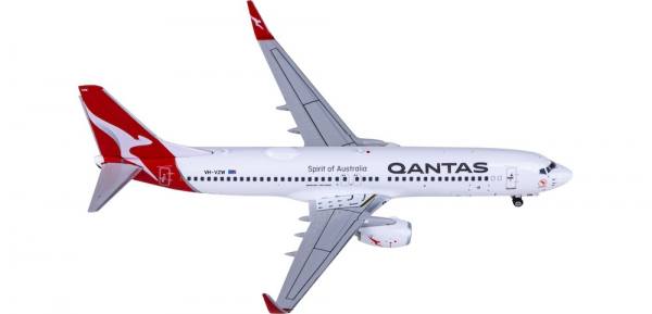 04567 - Phoenix Models - Qantas Boeing 737-800 - VH-VZW -