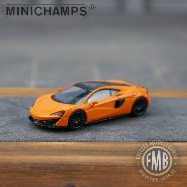 154521 - Minichamps - McLaren 570GT Coupe, orange