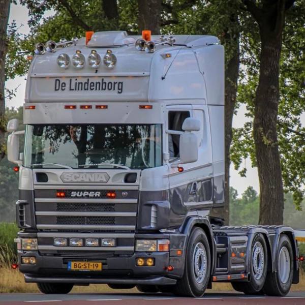 01-4366  - WSI - Scania 4 series TL 6x2 3achs Zugmaschine - DE Lindenborg - NL -