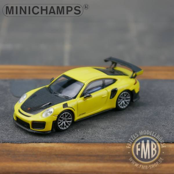 068124 - Minichamps - Porsche 911 GT2 RS (2018), gelb / Carbon Fronthaube